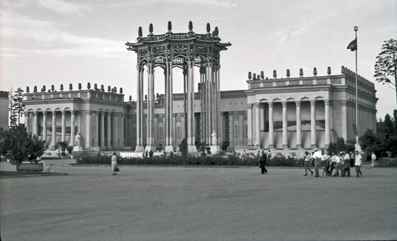 57-M02-0007-Pavillon Usbekistan-1-1-560 57-M02-0007-Pavillon Usbekistan-1-1-560