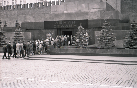 57-M03-0026-Lenin-Stalin-Mausoleum-560 57-M03-0026-Lenin-Stalin-Mausoleum-560