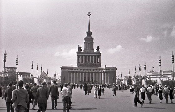 57-M07-0003-Zentralpavillon-560 57-M07-0003-Zentralpavillon-560