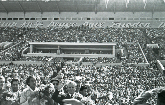 57-M08-0012-Stadion-3-1-560