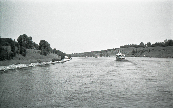 57-M08-0037-Konvoi auf dem Kanal-560 57-M08-0037-Konvoi auf dem Kanal-560