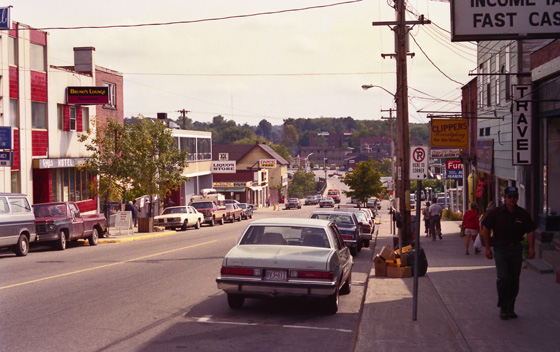 Canada (1986)-021-Seguin Street mit Travel & Liquor Store-1-561 Canada (1986)-021-Seguin Street mit Travel & Liquor Store-1-561