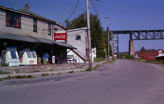 Canada (1986)-136-Parry Sound--Hafenstraße mit Blick auf Brücke-1-560 Canada (1986)-136-Parry Sound--Hafenstraße mit Blick auf Brücke-1-560