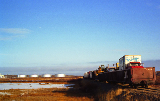 Canada (1986)-358-Churchill-Ölbottiche mit Güterzug 560