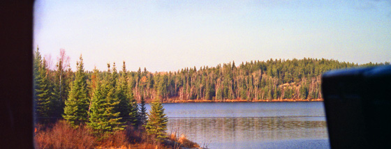 Canada (1986)-405-Ontario-See aus Zugfenster 560 Canada (1986)-405-Ontario-See aus Zugfenster 560