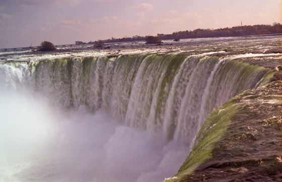 Canada (1986)-573-Niagara Falls-Wasser fällt-1 -560 Canada (1986)-573-Niagara Falls-Wasser fällt-1 -560