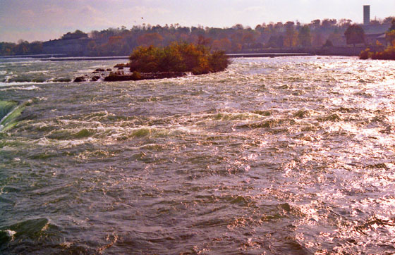 Canada (1986)-575-Niagara Falls-Wasser kurz vorm Fall 560 Canada (1986)-575-Niagara Falls-Wasser kurz vorm Fall 560