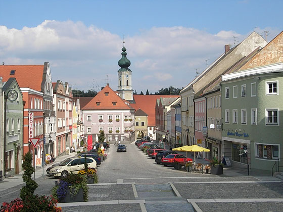 Marktplatz_Rotthalmünster (Wikimedia, Konrad Lackerbeck) Marktplatz_Rotthalmünster (Wikimedia, Konrad Lackerbeck)