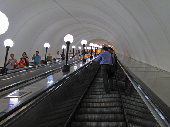 Mayakovskaya-Rolltreppe-560