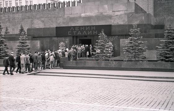 57-M03-0026-Lenin-Stalin-Mausoleum-560 57-M03-0026-Lenin-Stalin-Mausoleum-560
