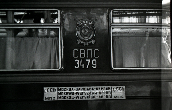 57-M05-0023-Zug-Moskau-Warschau-Berlin-560