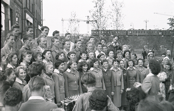 57-M06-0012-Chor mit Ziehharmonikas-560 57-M06-0012-Chor mit Ziehharmonikas-560