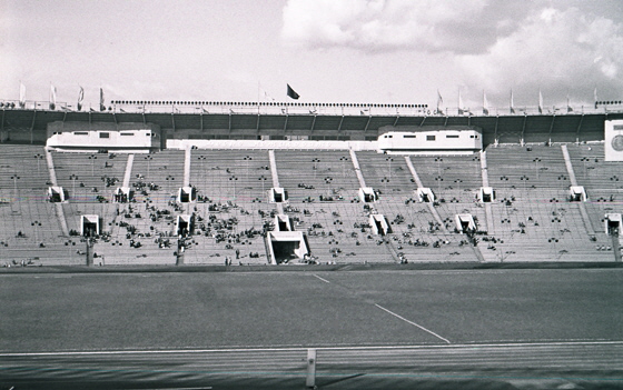 57-M07-0030-Dynamo-Stadion-560 57-M07-0030-Dynamo-Stadion-560