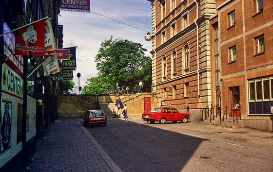 81-03-0017-Hudiksvall-Aufgang zur Storgatan, telezoom, lebendige F, inpaint-560 81-03-0017-Hudiksvall-Aufgang zur Storgatan, telezoom, lebendige F, inpaint-560