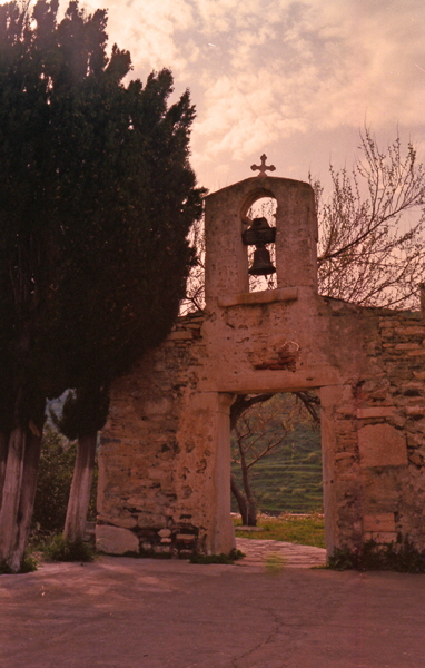 85-01-Kampos-Film6 - 11-Kirche-H600