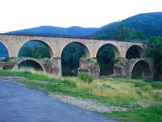 Lavoûte-sur-Loire,_ruines_vieux_pont_et_pont_chemin_de_fer-560 Lavoûte-sur-Loire,_ruines_vieux_pont_et_pont_chemin_de_fer-560