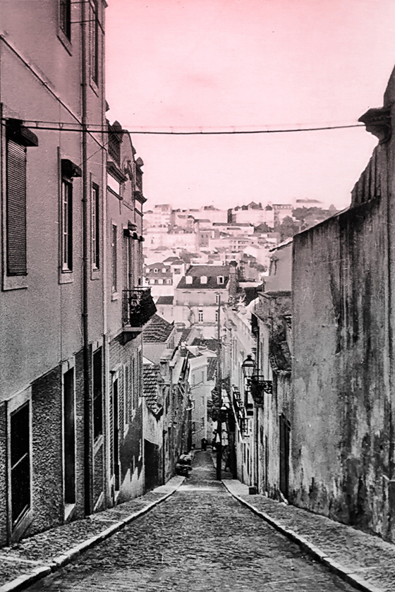 Lissabon - steile enge Gasse-2, sharpen, denoise, black&white, color5, pse7-560