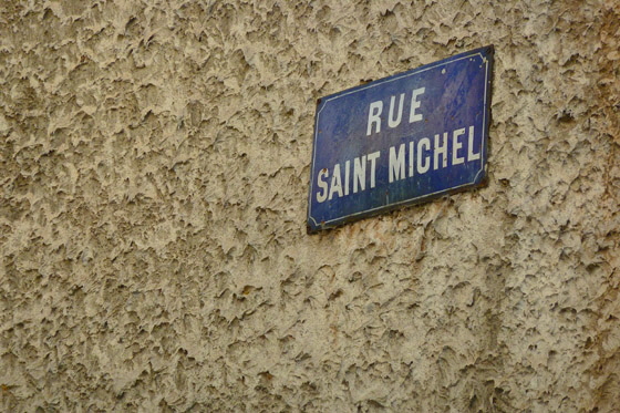 P1050043-Straßenschild Rue Saint Michel-560