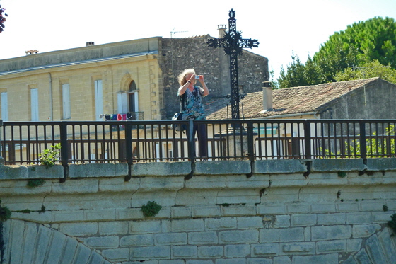P1050118-Barbara auf der Brücke-560 P1050118-Barbara auf der Brücke-560
