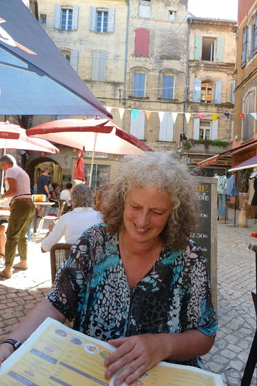 P1050127-Hase in Sommires-H560
