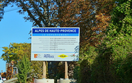 P1050214-Straßenbau-Alpes de Haute-Provence-560