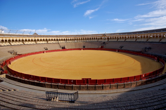 Seville_bullring-2009-560