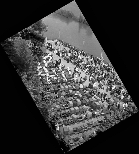 img074-Lourdes-Rollstühle, sharpen, gedreht, denoise, black&white, inpaint, pse7-560 img074-Lourdes-Rollstühle, sharpen, gedreht, denoise, black&white, inpaint, pse7-560